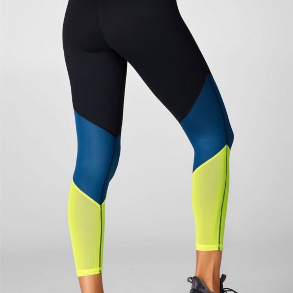 Fabletics Black and Yellow Athletic leggings